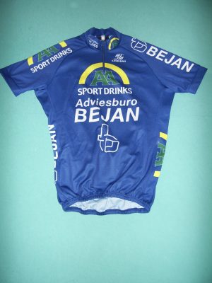CAMISA DE CICLISMO BEJAN ADVIESBURO (a)-AA DRINKS 2005